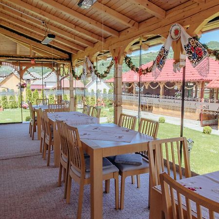 Casa Alexandru - Locul In Care Te Simti Acasa Hotel Viseu de Jos Eksteriør billede