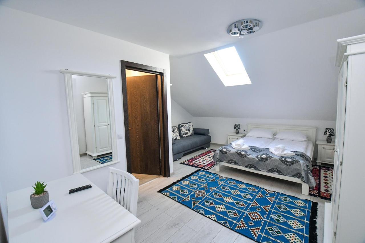 Casa Alexandru - Locul In Care Te Simti Acasa Hotel Viseu de Jos Eksteriør billede